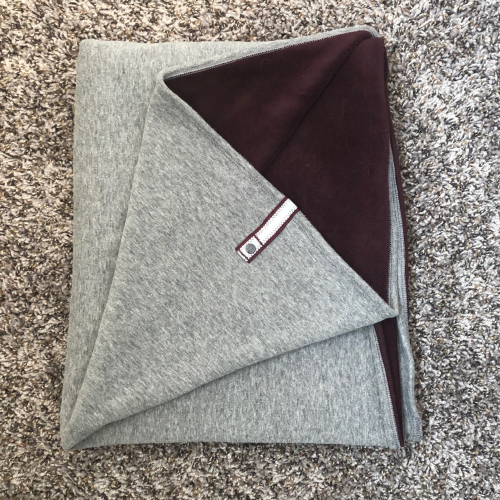 Lululemon vinyasa scarf